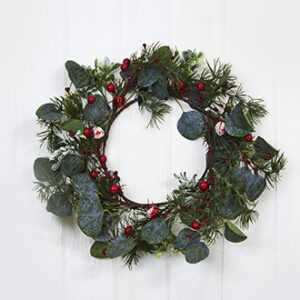 Wreath, w. red berries & bells, to hang - 36CM