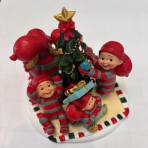 'Pobra baby pixy,poly. w/christmastree, 11X12 CM