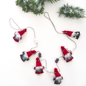 Garland, pixy/snowballx6 gray/red felt 120 cm,