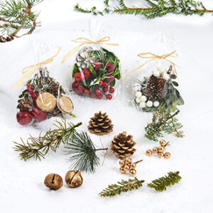 Bag w. articles f. decoration, 16CM, 4 ASS.